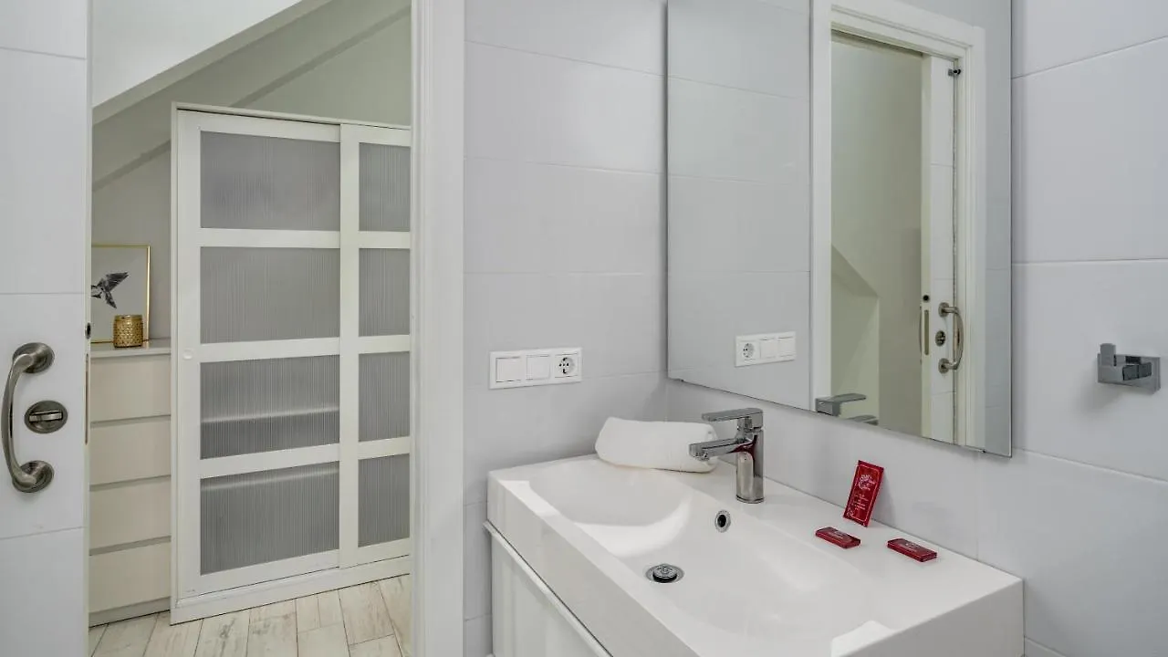 Apartment Cozy Terrace With Pool In Fuengirola By Costarentals - Ref 206