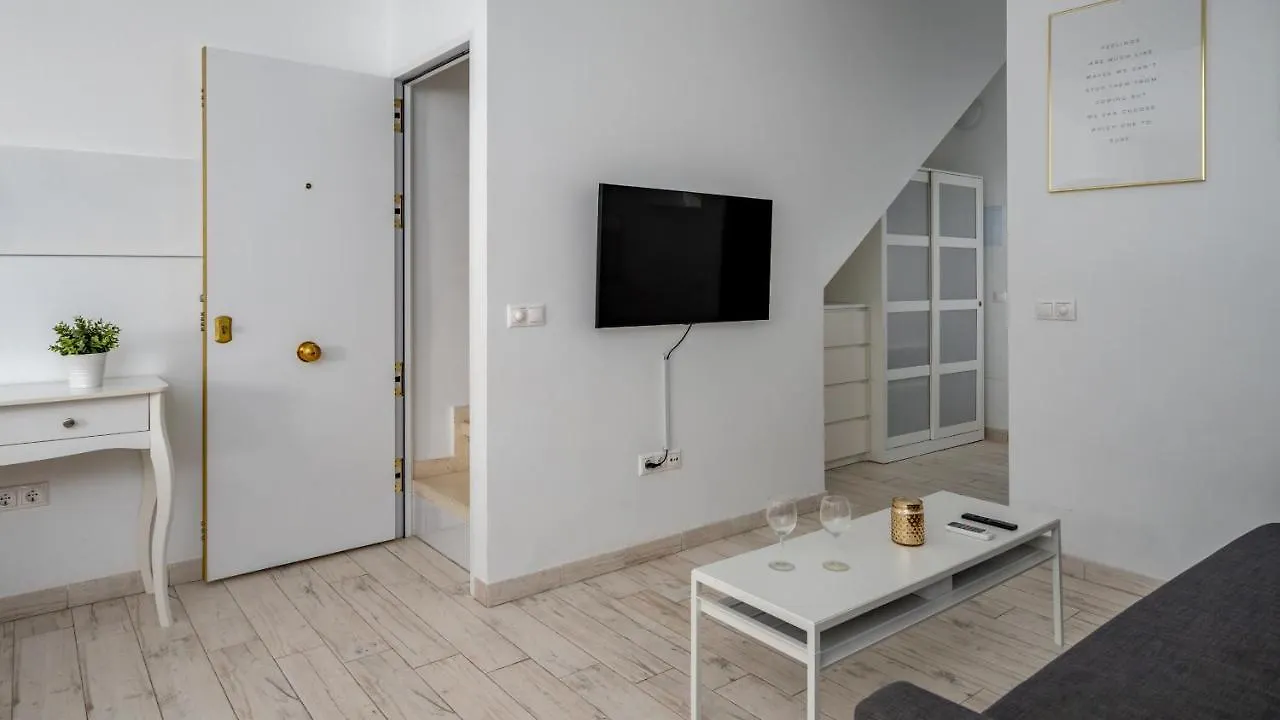 Cozy Terrace With Pool In Fuengirola By Costarentals - Ref 206 Apartment
